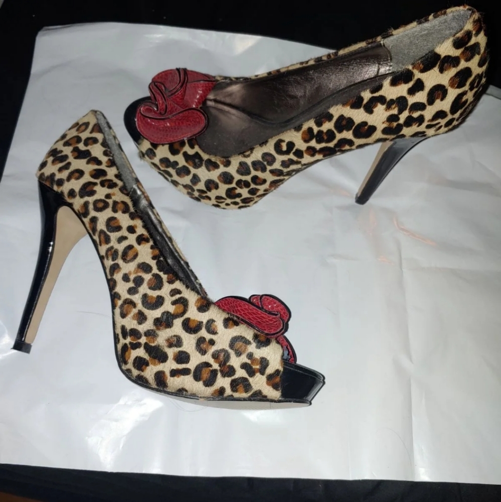 Steve Madden 8.5 leopard heels